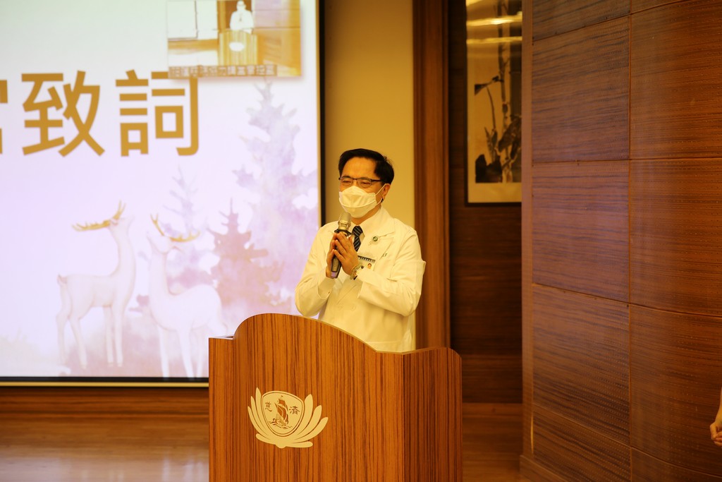 花蓮慈院林欣榮院長說，根據內政部統計，花東地區平均壽命比西部少四至五年，希望透過研討會的分享，盡力縮短東部與西部的健康不平權