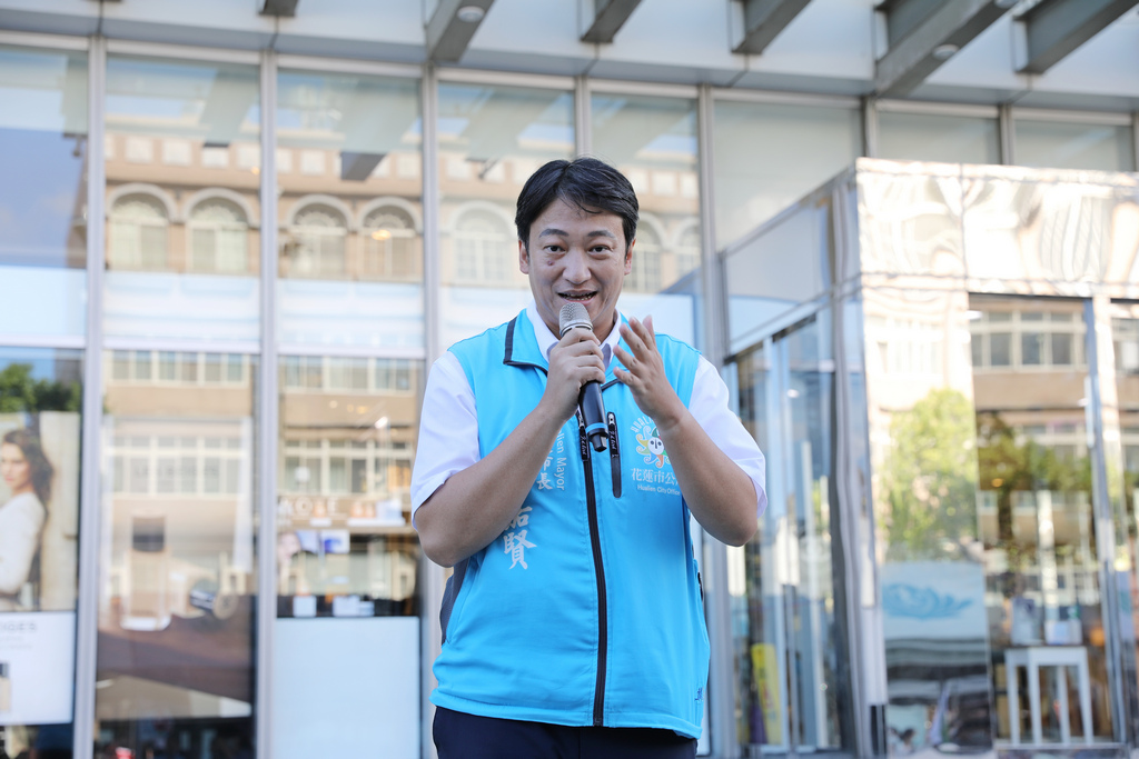 花蓮市長魏嘉賢也到場支持驗血建檔活動，魏嘉賢市長代表親友表示，一點點的血，卻可以帶給血癌病友希望，甚至讓他們有機會活下來，鼓勵年輕的朋友一起加入建檔的行列