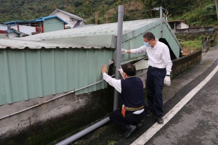 歲末溫馨送暖　花蓮慈院居家關懷大掃除
