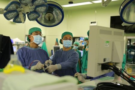 切除肺腫瘤減痛恢復快 花蓮慈院單孔胸腔鏡手術200例