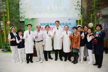 切除肺腫瘤減痛恢復快 花蓮慈院單孔胸腔鏡手術200例