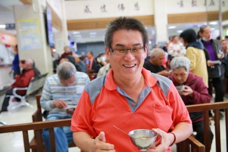 暖心暖胃臘八粥　花蓮慈院分享健康祝福