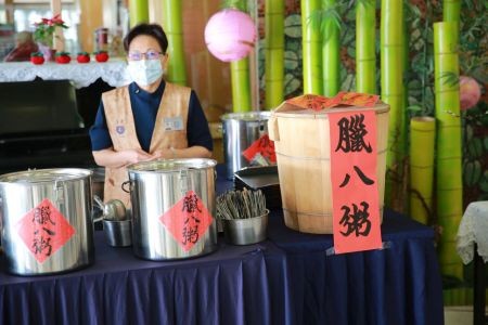 暖心暖胃臘八粥　花蓮慈院分享健康祝福