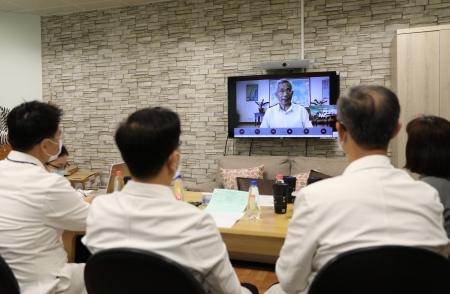 駐菲律賓臺北經濟文化辦事處徐佩勇大使於活動中致詞