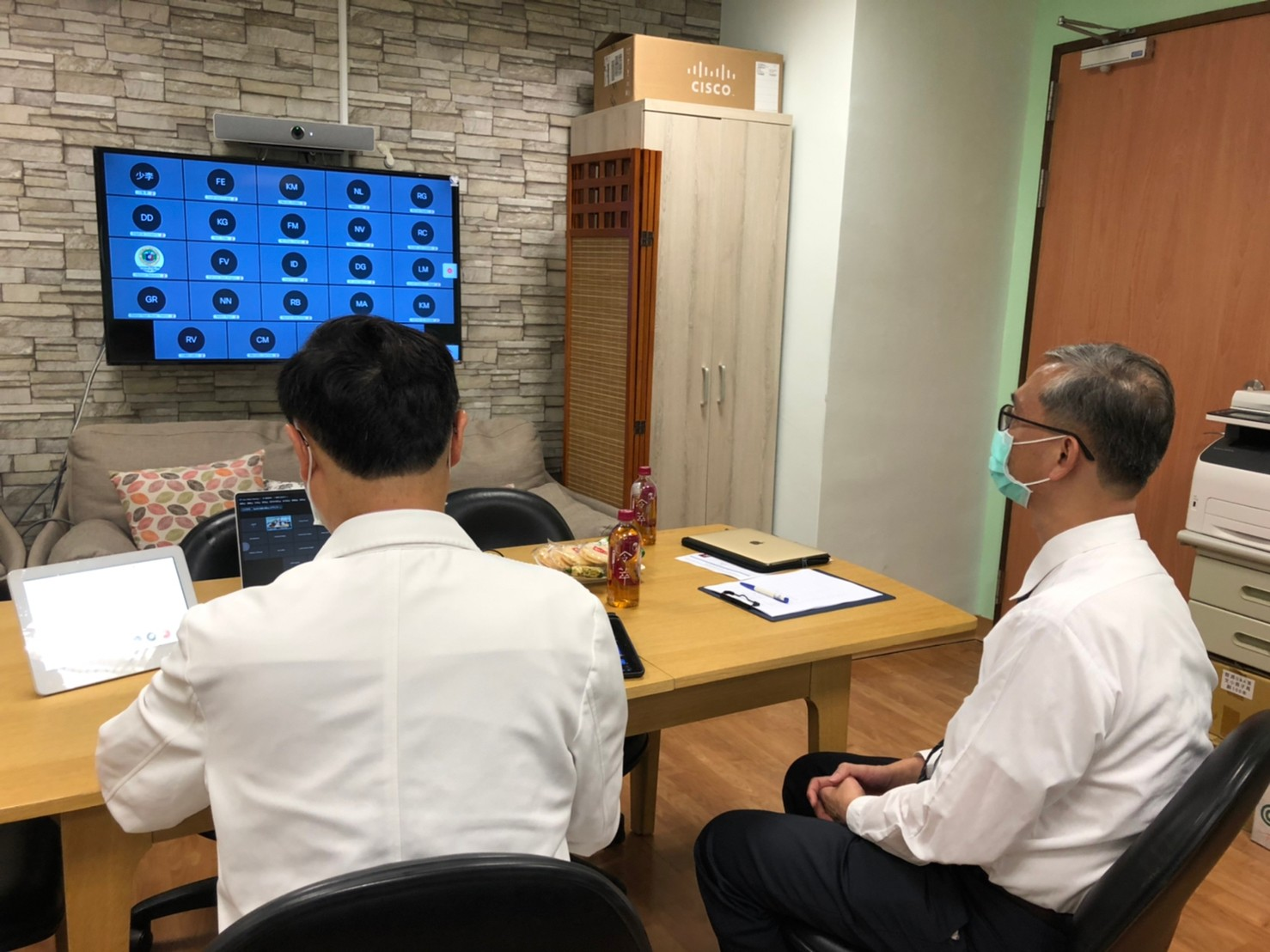 2021/10/07(四)新南向中醫藥暨針灸遠距進階跨國講座: TCM Treatment of Infertility,多位新南向友人參與互動。